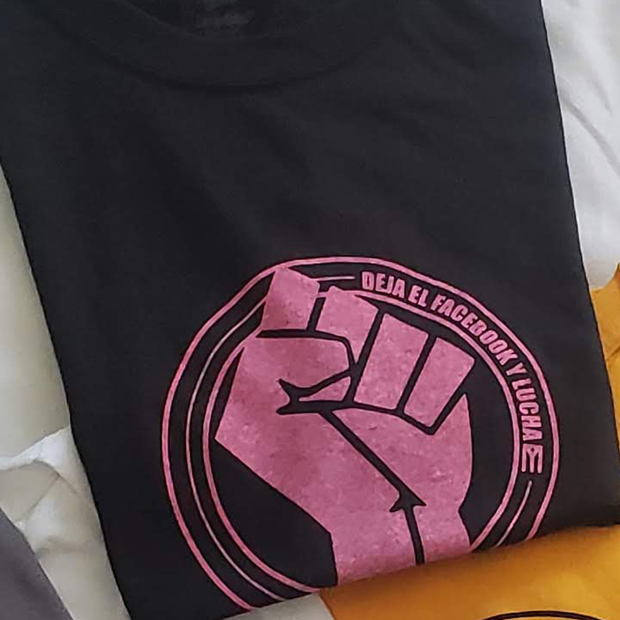 Puño de Lucha Puerto Rico T-shirt